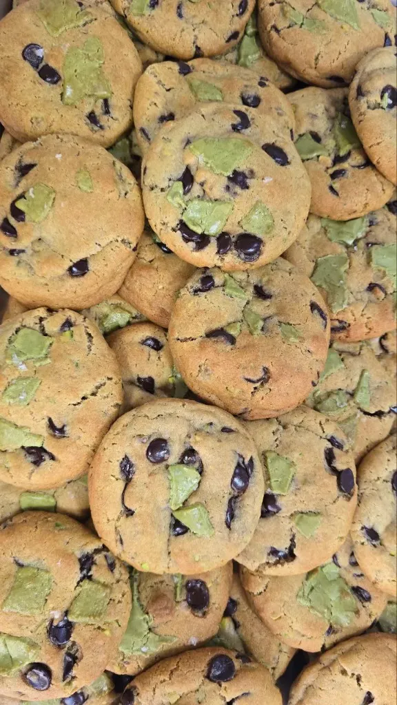 Pistachio and Chocolate Cookie