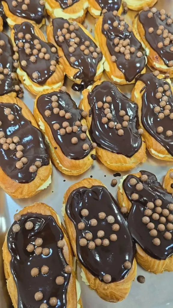 Chocolate Eclairs - Pack of 2